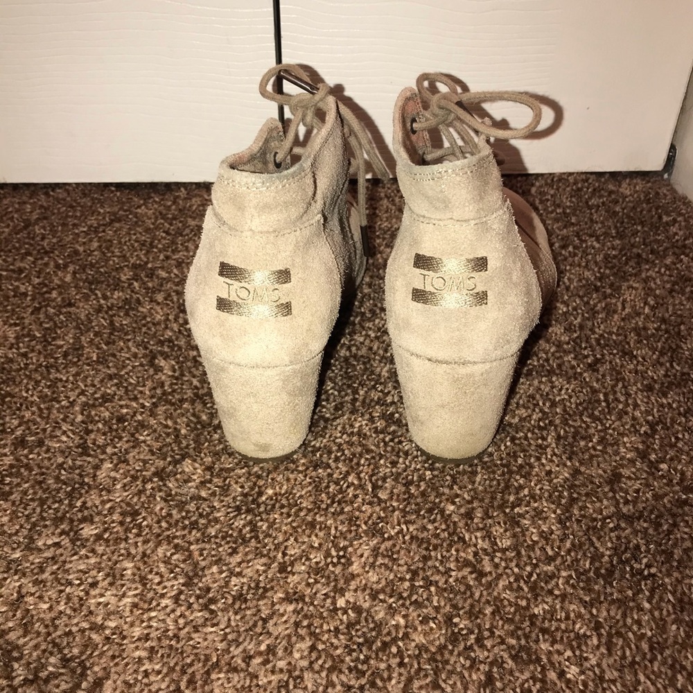 Toms wedges size 8
